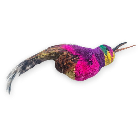 Findlay Bird realistic cat toy – feathered, bird shaped cat toy perfect for cats who love to chase, pounce, and play.  Or spark joy, movement, and kitten-like energy in cats that might’ve left their wild days behind.